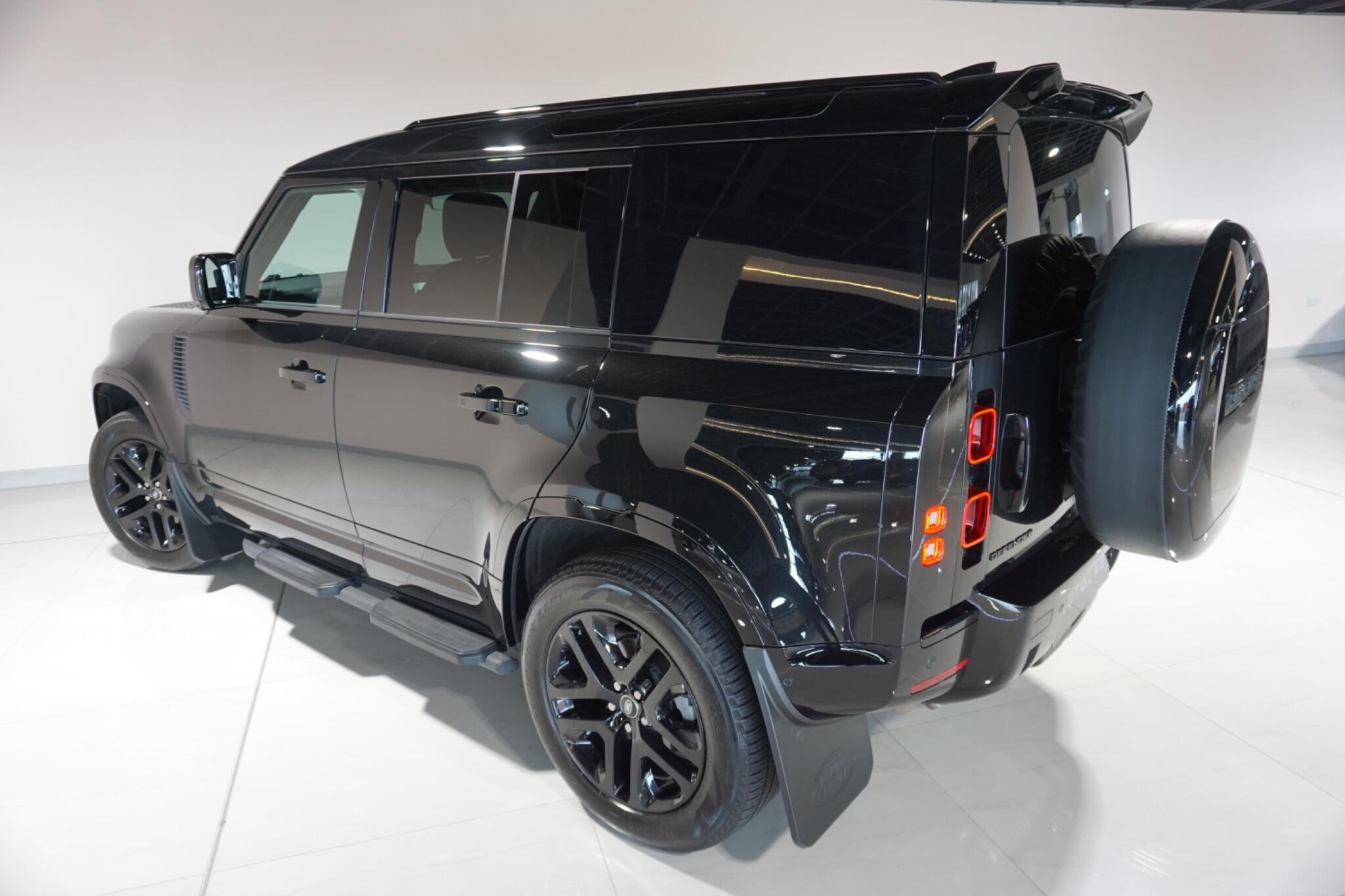 Land Rover Defender 110 3.0 D250 MHEV S Hard Top SUV 5dr Diesel Auto 4WD MWB Euro 6 (s/s) (250 ps)